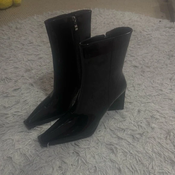 Azalea Wang Black Ankle Booties - Picture 6 of 7